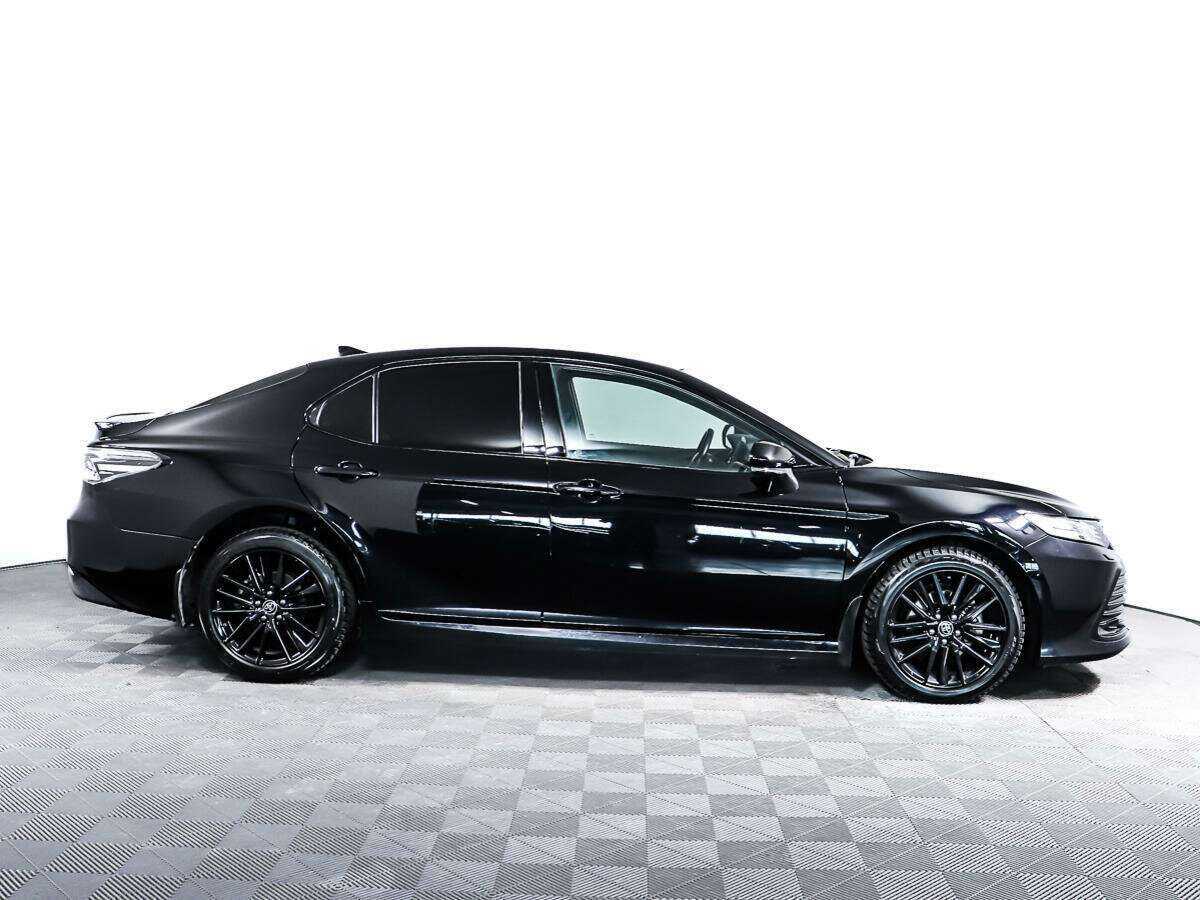 Toyota Camry с пробегом — 2021 год. Фото: #3