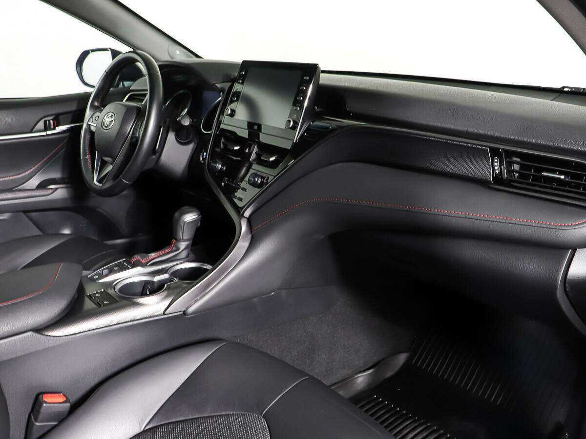 Toyota Camry с пробегом — 2021 год. Фото: #8