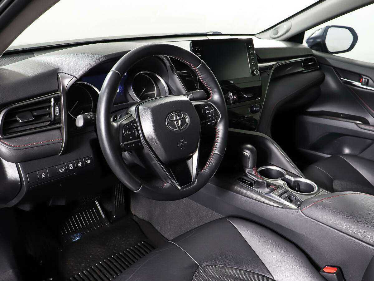 Toyota Camry с пробегом — 2021 год. Фото: #12