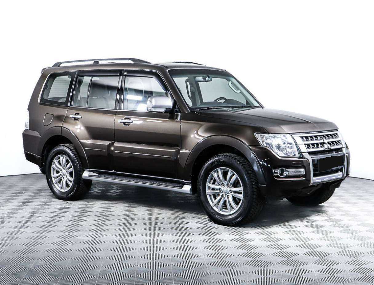 Mitsubishi Pajero с пробегом — 2017 год. Фото: #2