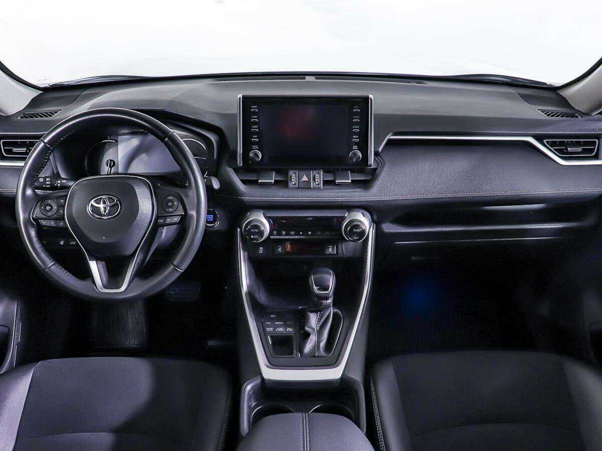 Toyota RAV4 с пробегом — 2021 год. Фото: #10