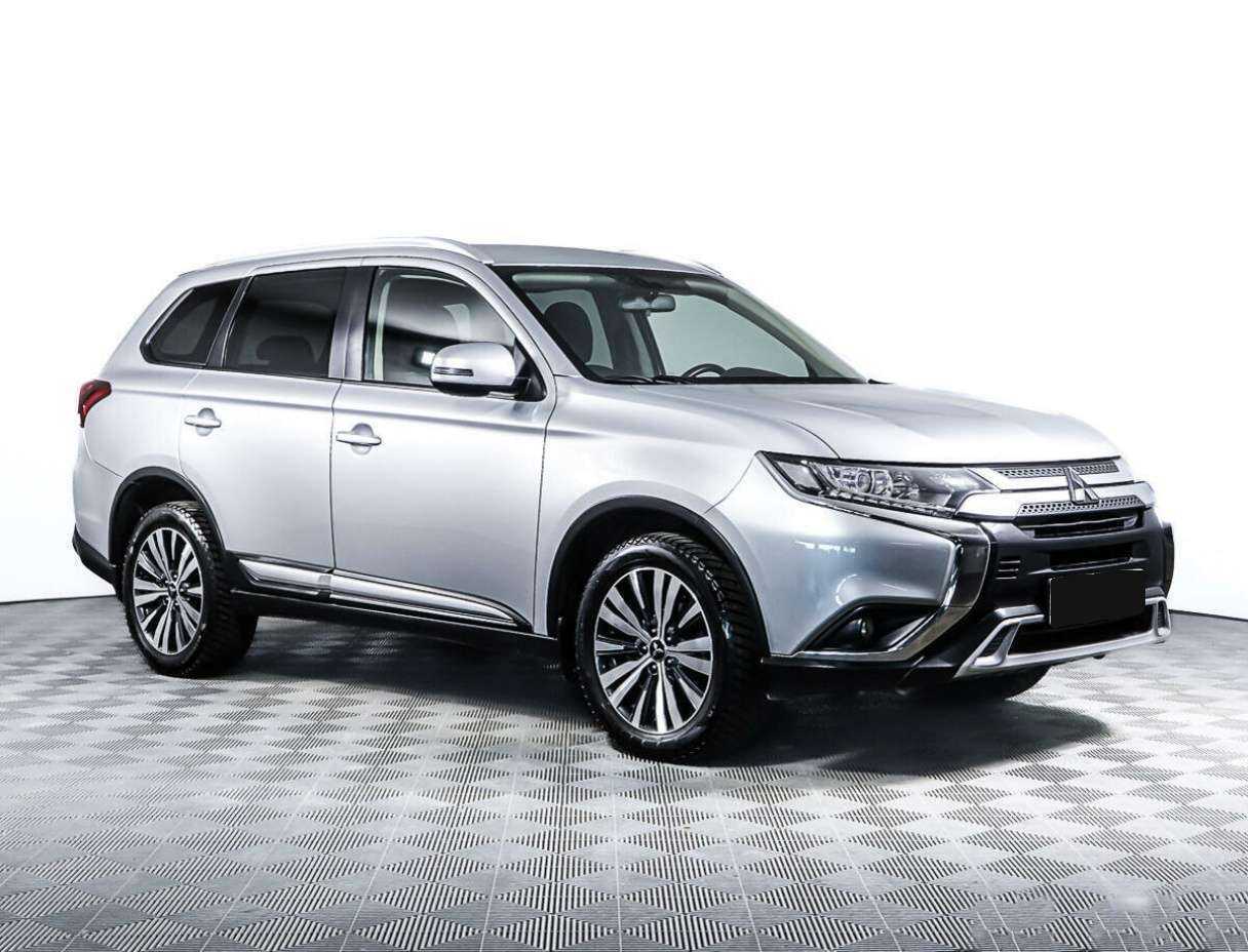 Mitsubishi Outlander с пробегом — 2019 год. Фото: #2