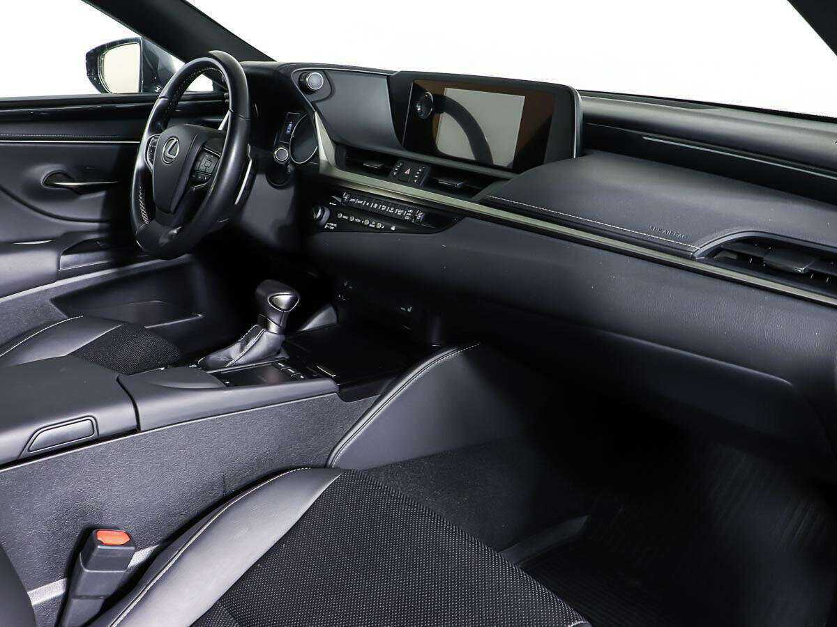 Lexus ES с пробегом — 2020 год. Фото: #8