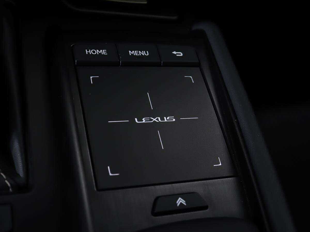 Lexus ES с пробегом — 2020 год. Фото: #17