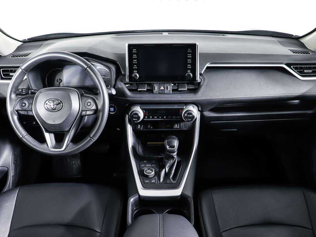 Toyota RAV4 с пробегом — 2021 год. Фото: #10