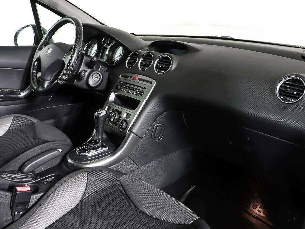 Peugeot 308 с пробегом — 2010 год. Фото: #7