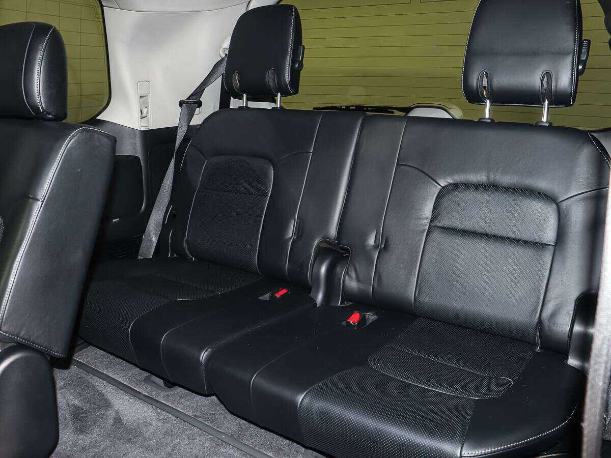 Toyota Land Cruiser с пробегом — 2012 год. Фото: #9