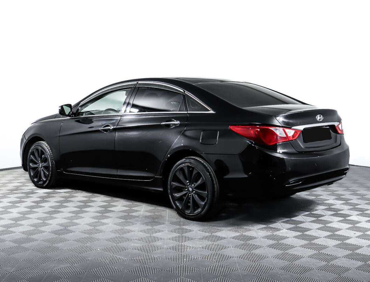 Hyundai Sonata с пробегом — 2011 год. Фото: #6