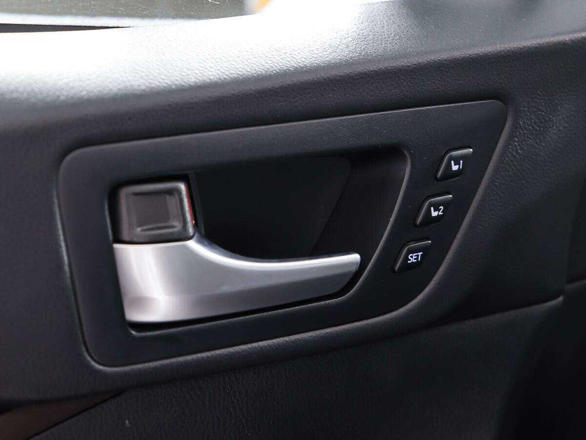 Toyota Highlander с пробегом — 2015 год. Фото: #19