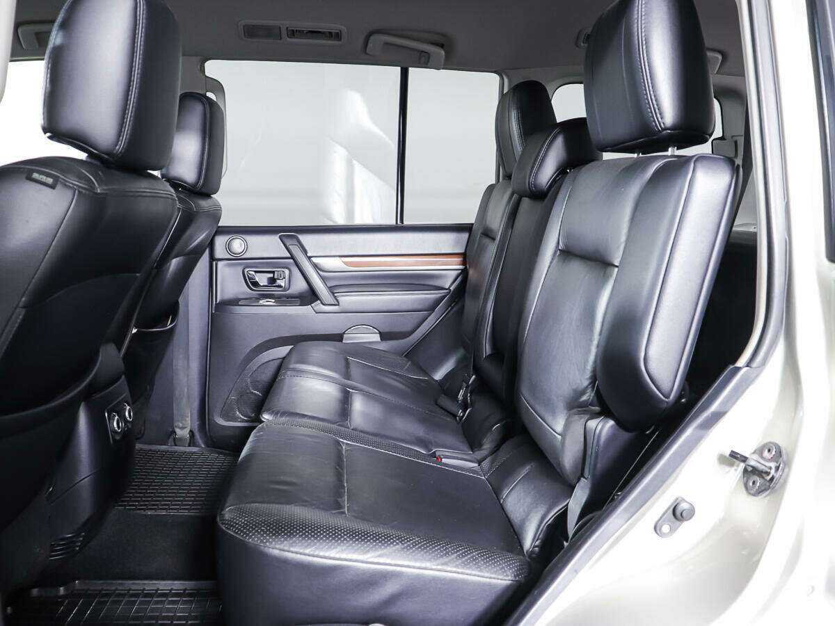 Mitsubishi Pajero с пробегом — 2008 год. Фото: #8