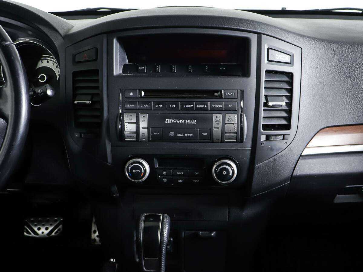 Mitsubishi Pajero с пробегом — 2008 год. Фото: #10