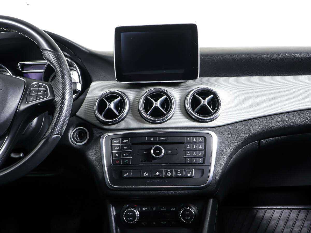 Mercedes-Benz CLA с пробегом — 2015 год. Фото: #10