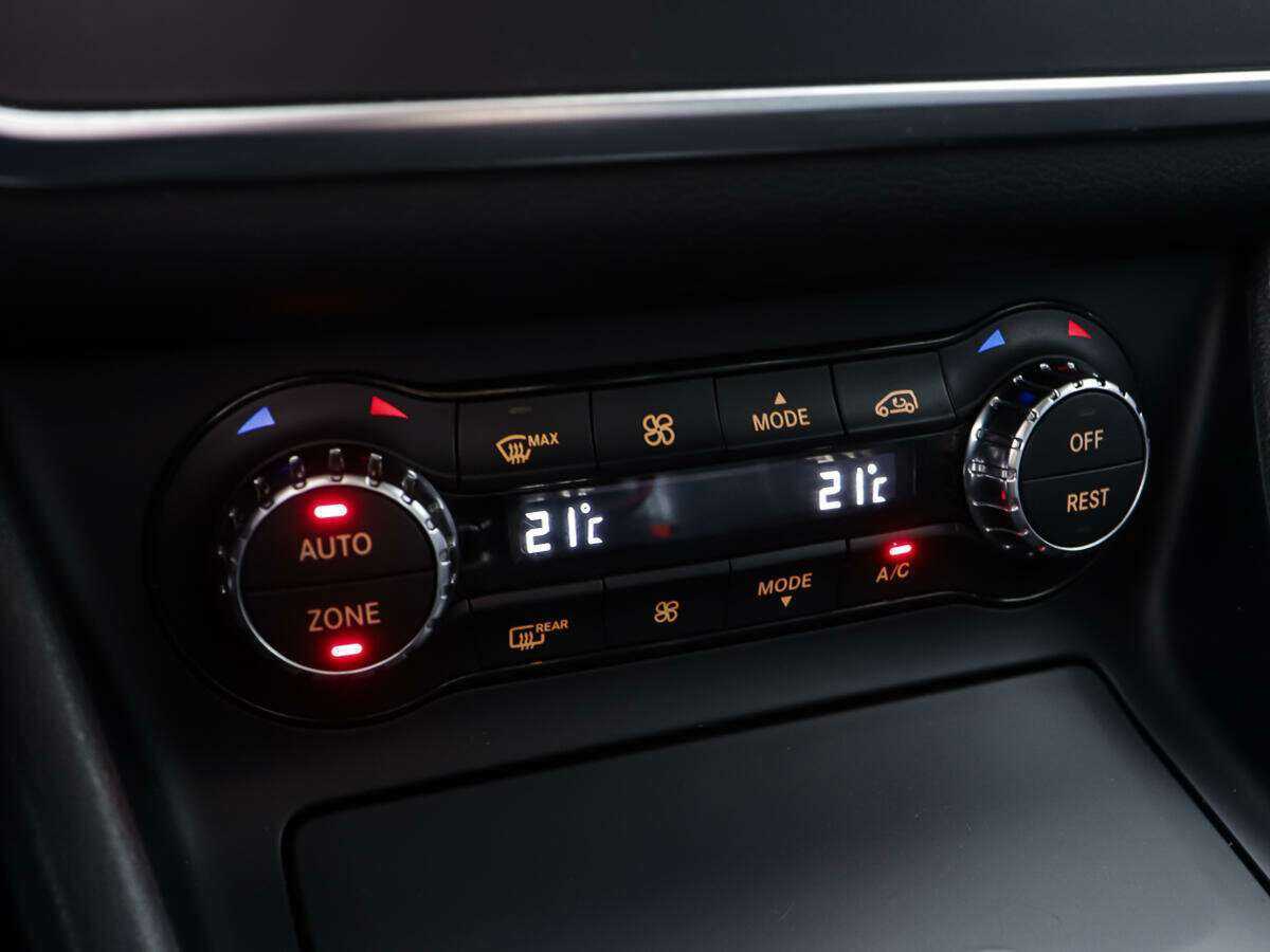 Mercedes-Benz CLA с пробегом — 2015 год. Фото: #13