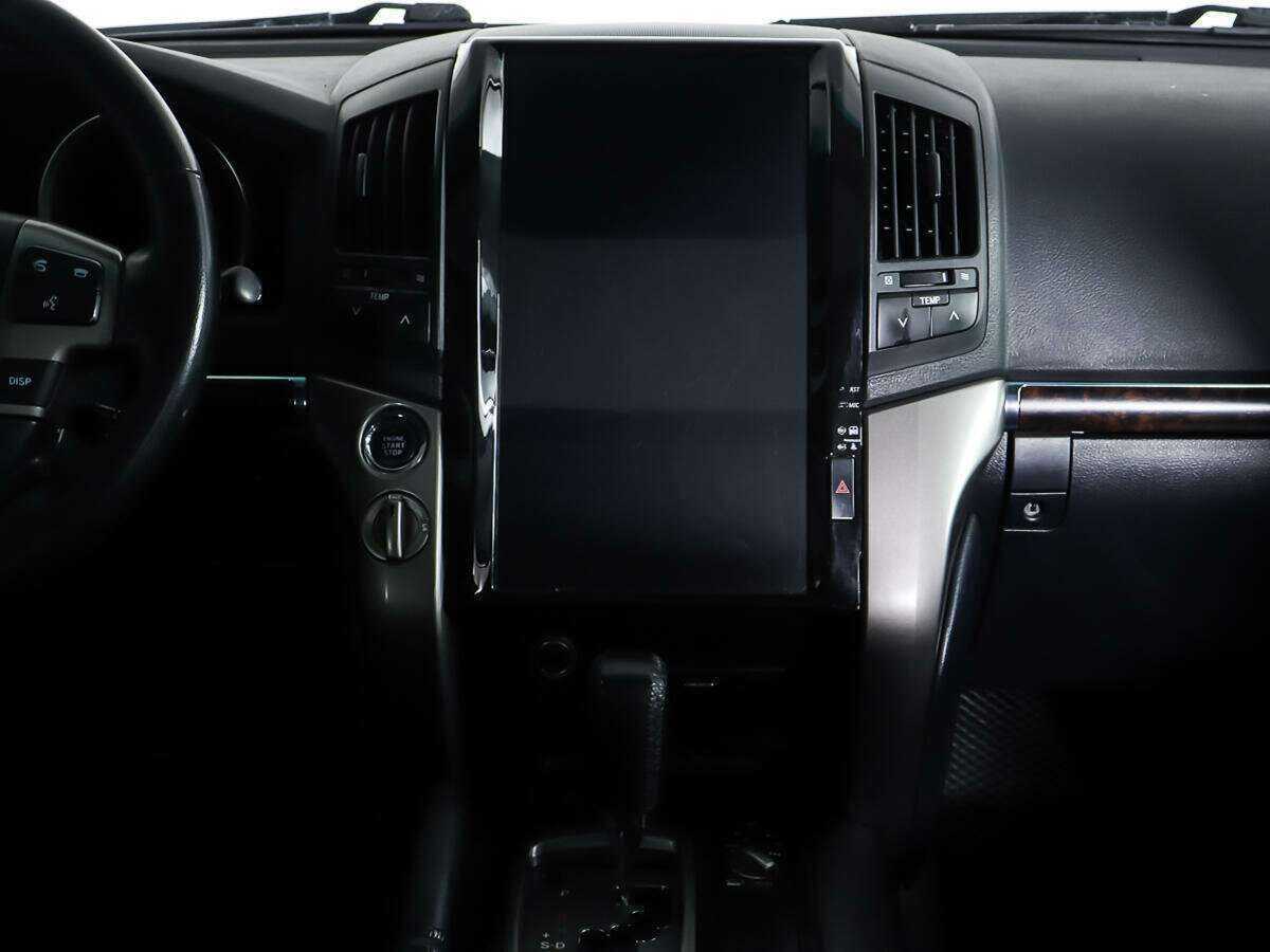 Toyota Land Cruiser с пробегом — 2011 год. Фото: #9