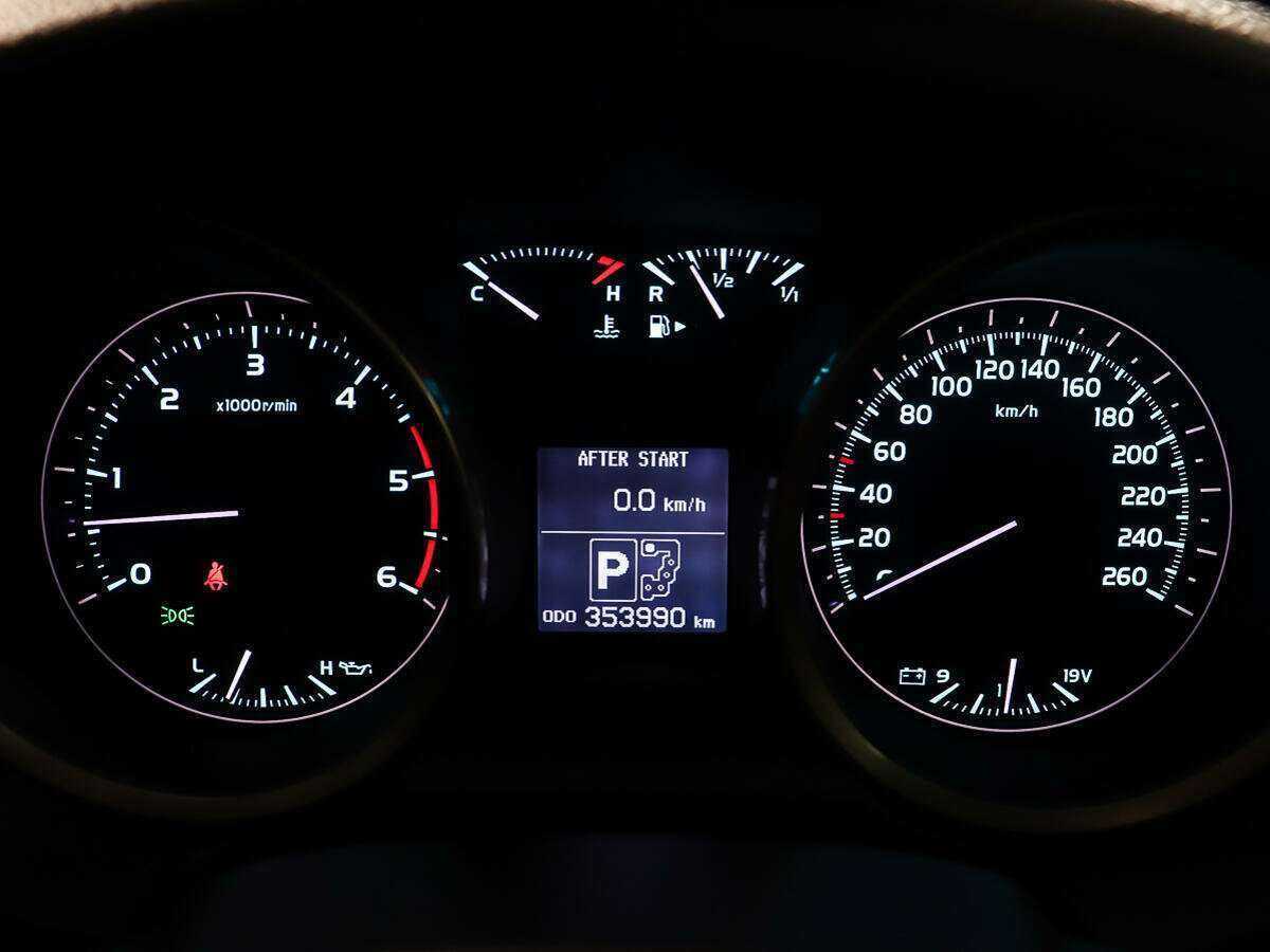 Toyota Land Cruiser с пробегом — 2011 год. Фото: #11