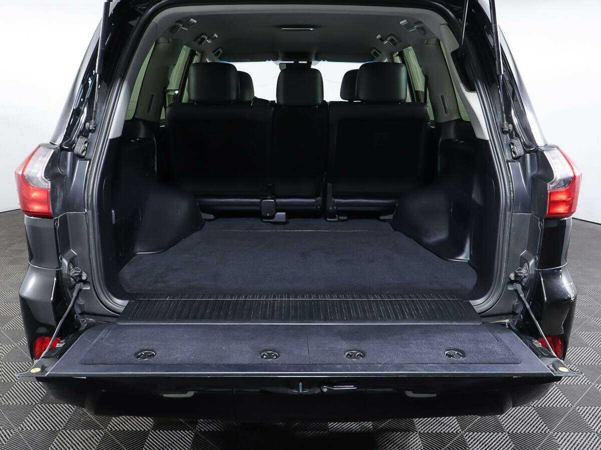 Lexus LX с пробегом — 2015 год. Фото: #7