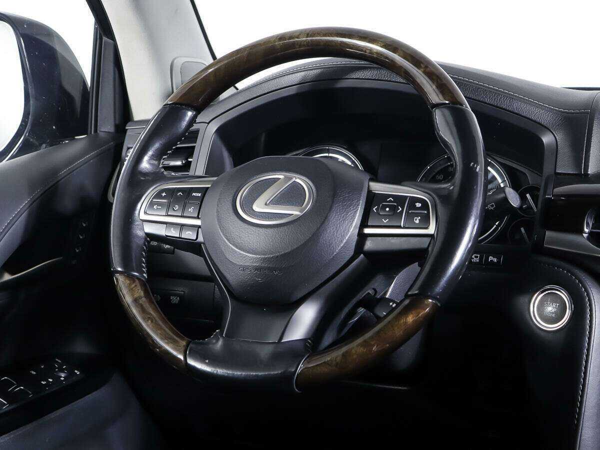 Lexus LX с пробегом — 2015 год. Фото: #14