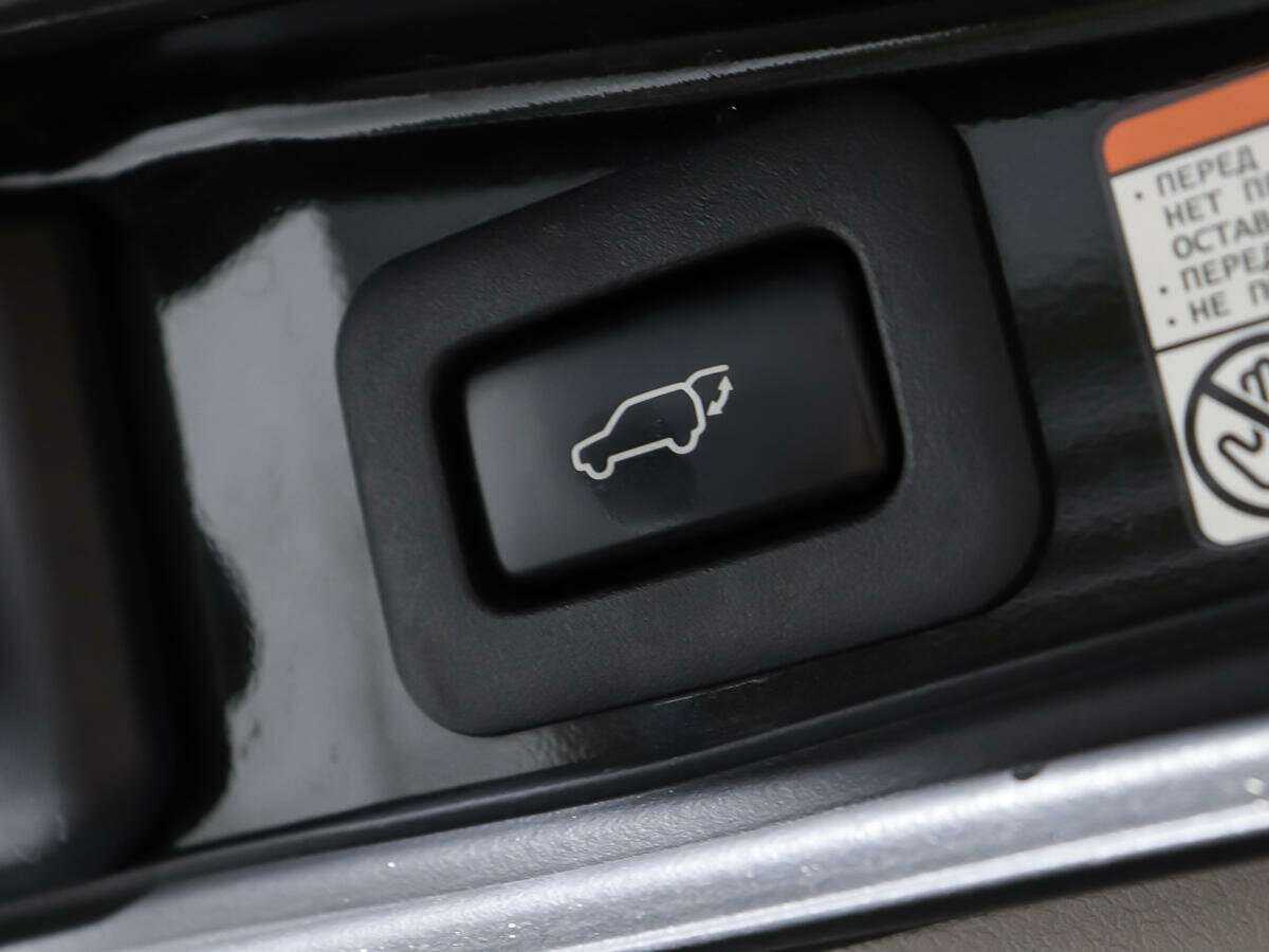 Lexus LX с пробегом — 2015 год. Фото: #16