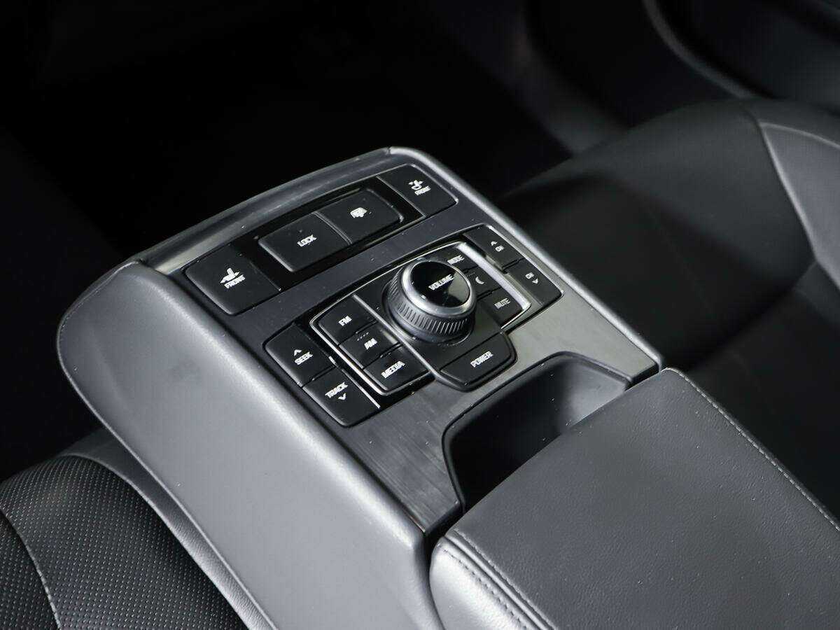 Genesis G80 с пробегом — 2017 год. Фото: #18