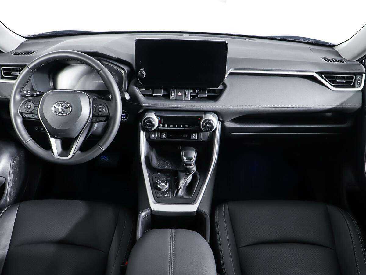 Toyota RAV4 с пробегом — 2022 год. Фото: #10