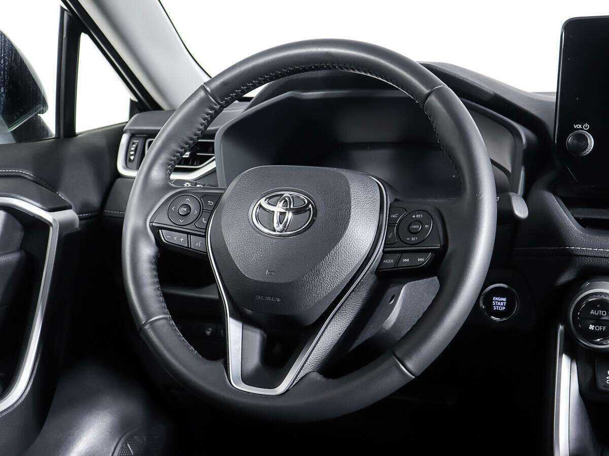 Toyota RAV4 с пробегом — 2022 год. Фото: #14