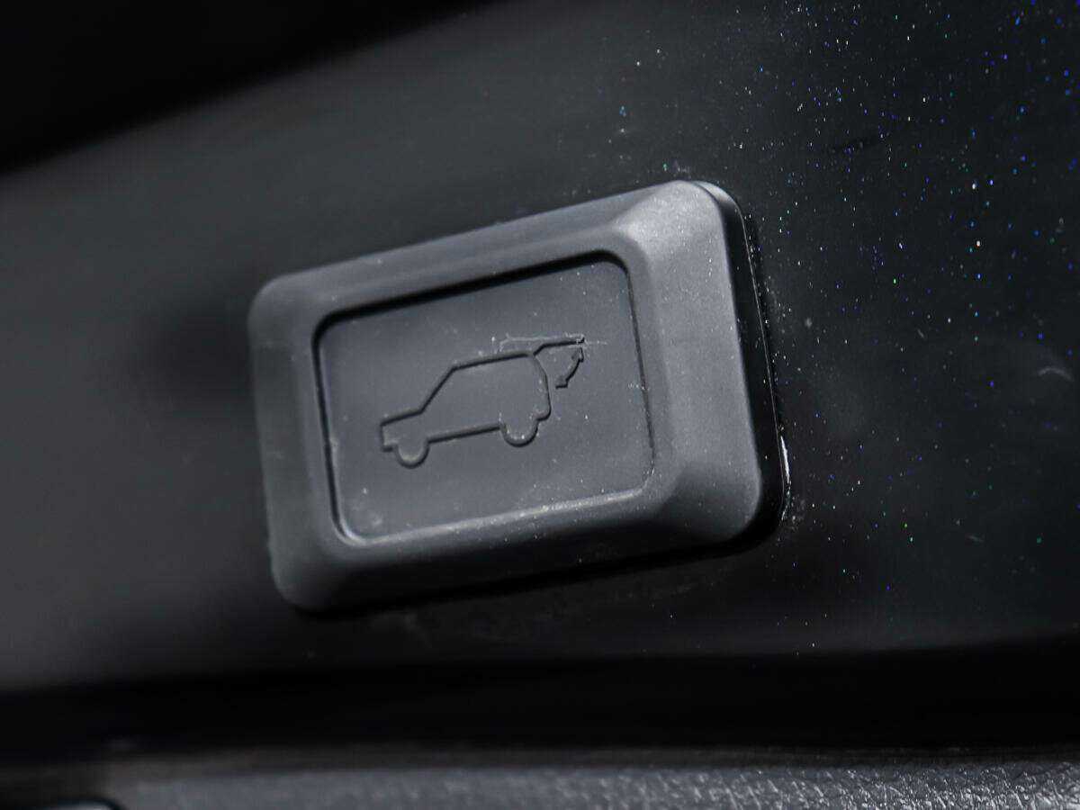 Toyota RAV4 с пробегом — 2022 год. Фото: #15