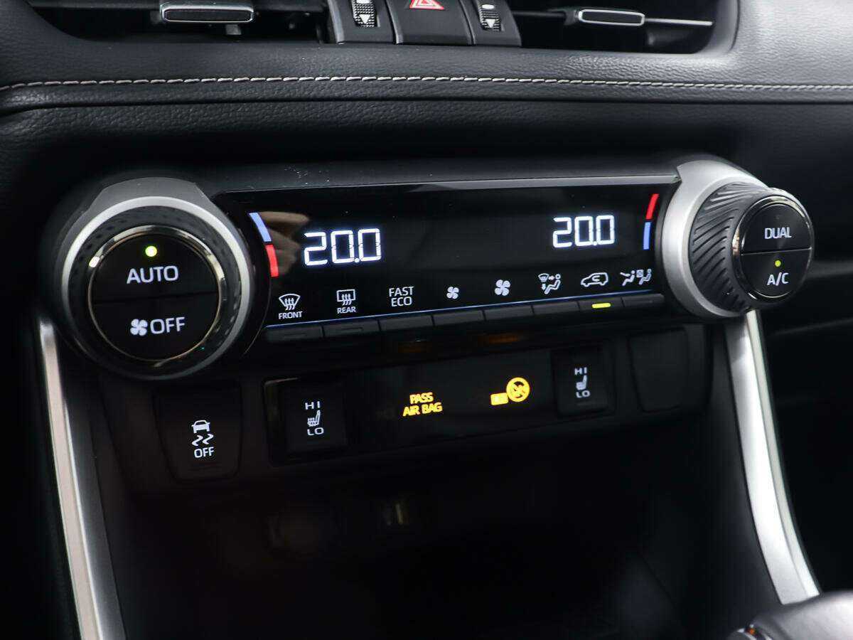 Toyota RAV4 с пробегом — 2022 год. Фото: #19