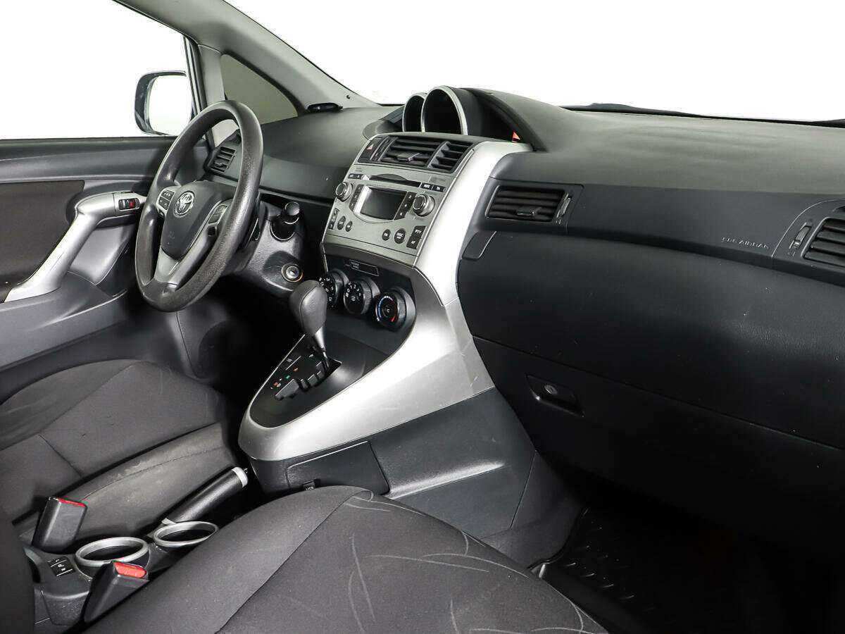 Toyota Verso с пробегом — 2011 год. Фото: #8