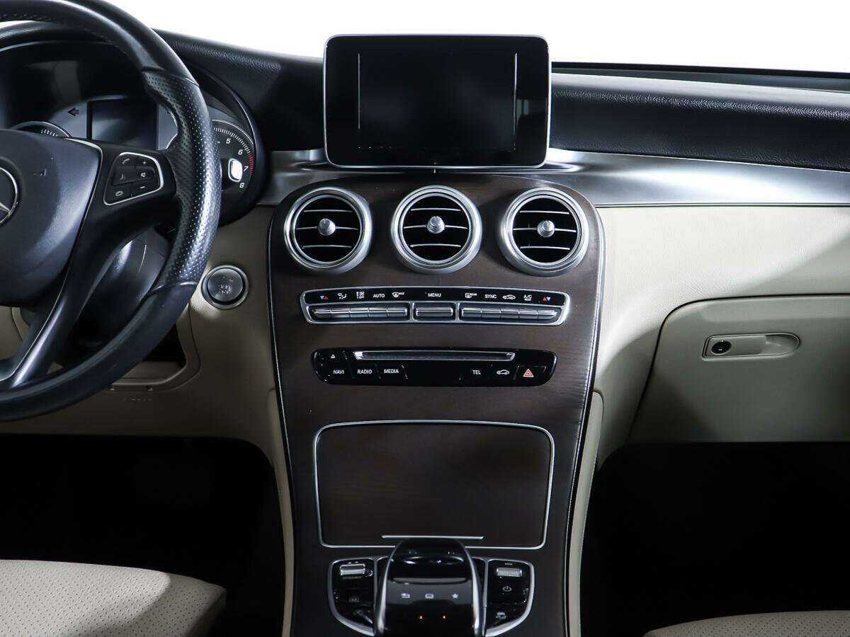 Mercedes-Benz GLC с пробегом — 2016 год. Фото: #11