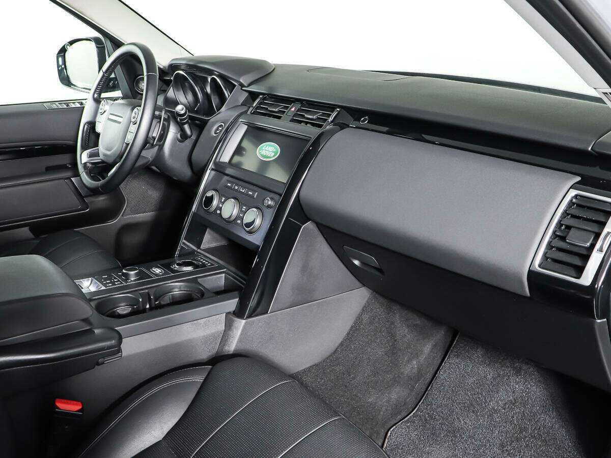 Land Rover Discovery с пробегом — 2018 год. Фото: #8
