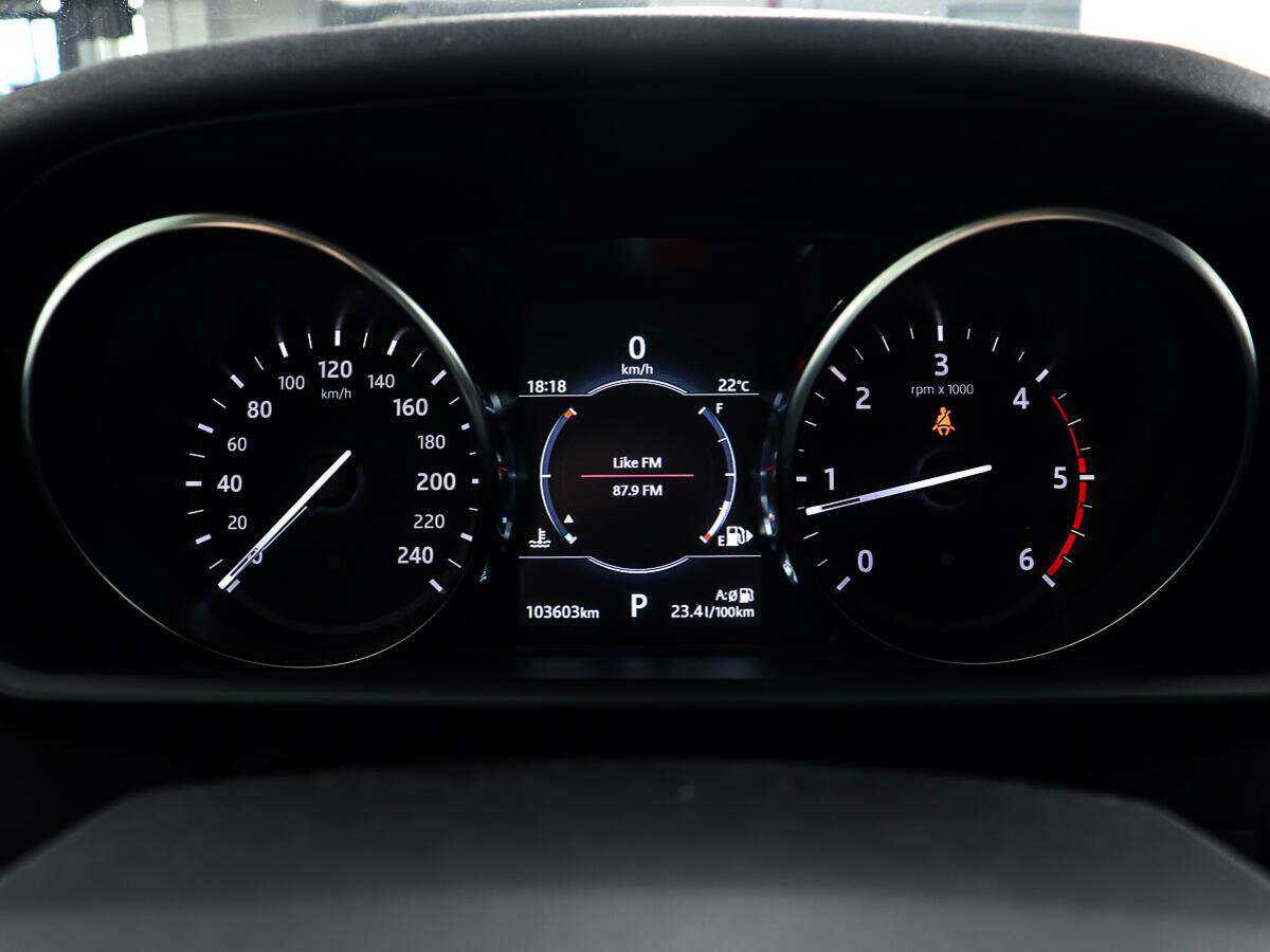 Land Rover Discovery с пробегом — 2018 год. Фото: #13