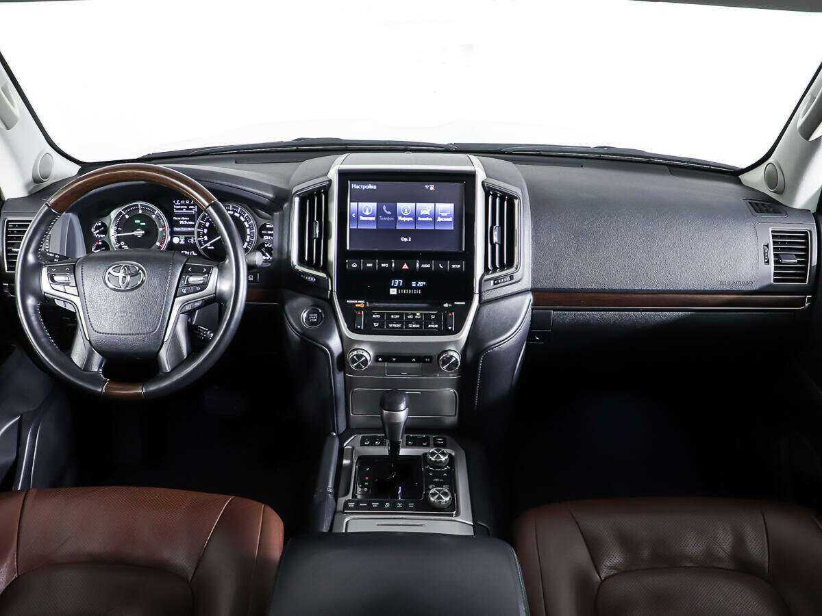 Toyota Land Cruiser с пробегом — 2016 год. Фото: #12