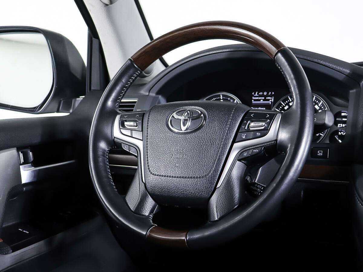 Toyota Land Cruiser с пробегом — 2016 год. Фото: #16