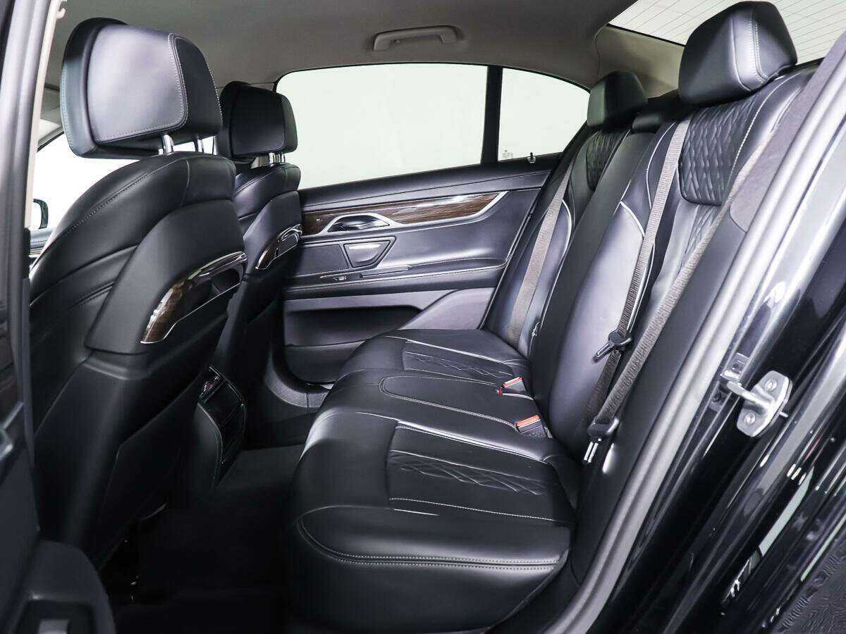 BMW 7 серии с пробегом — 2016 год. Фото: #9