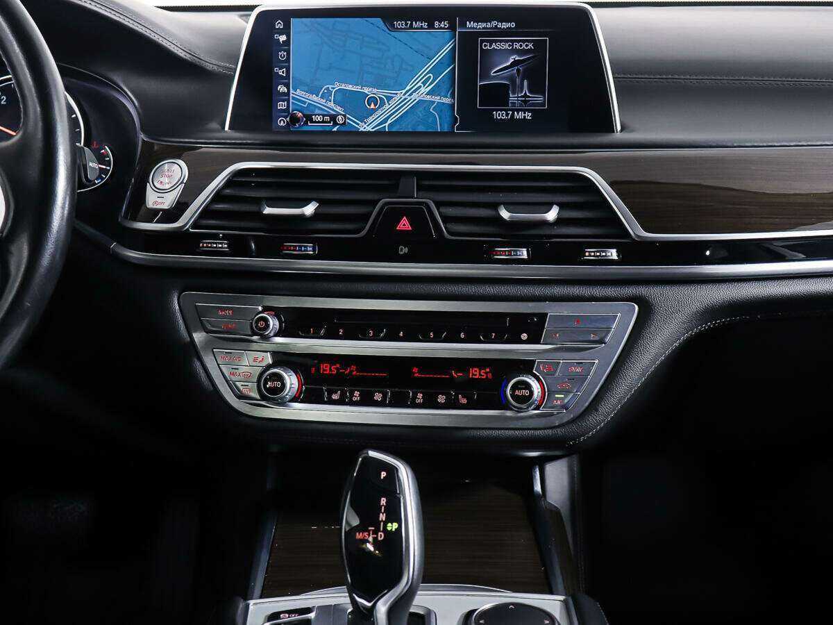 BMW 7 серии с пробегом — 2016 год. Фото: #11