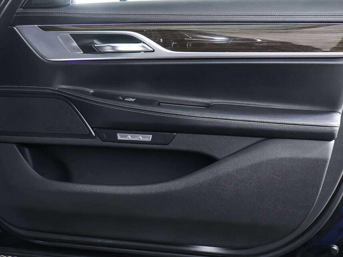 BMW 7 серии с пробегом — 2016 год. Фото: #15