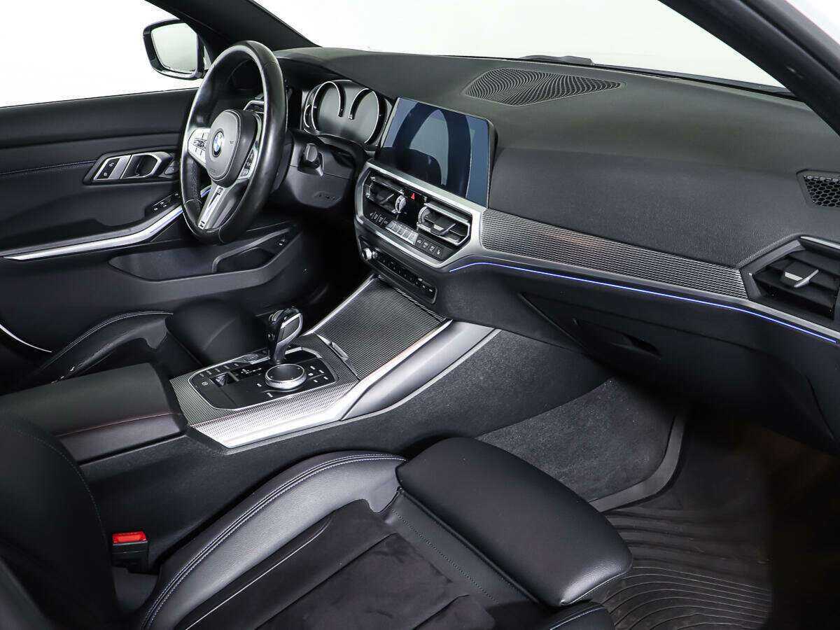 BMW 3 серии с пробегом — 2019 год. Фото: #8