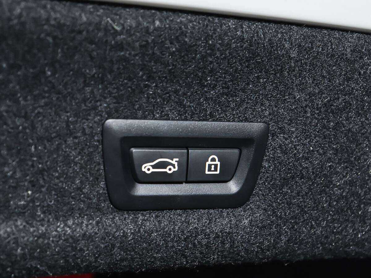 BMW 3 серии с пробегом — 2019 год. Фото: #16