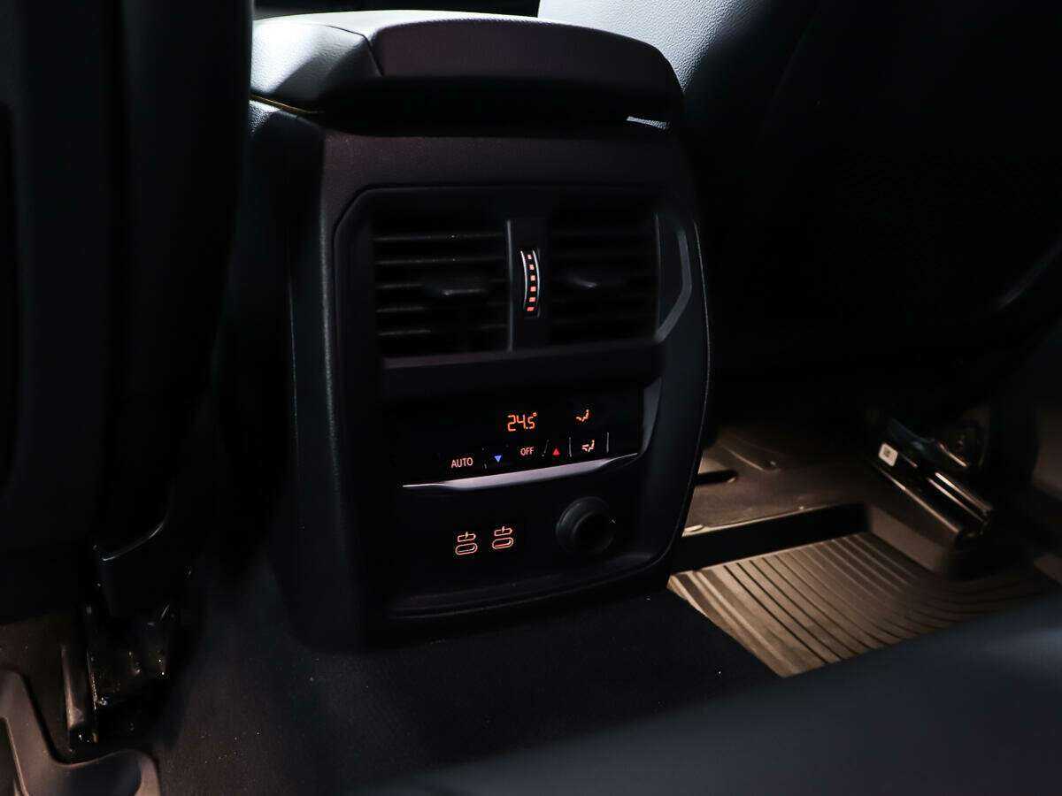 BMW 3 серии с пробегом — 2019 год. Фото: #20