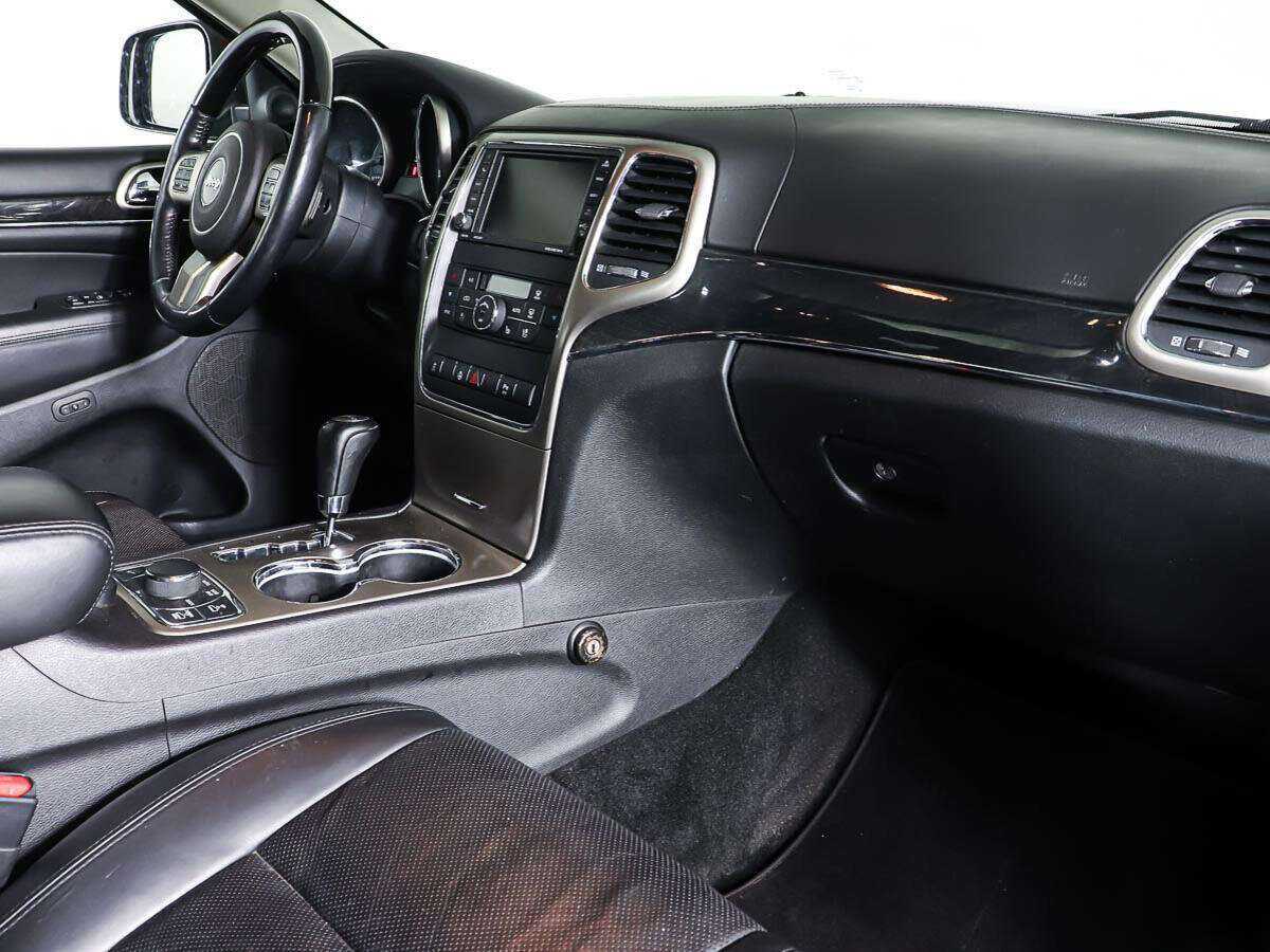 Jeep Grand Cherokee с пробегом — 2012 год. Фото: #8