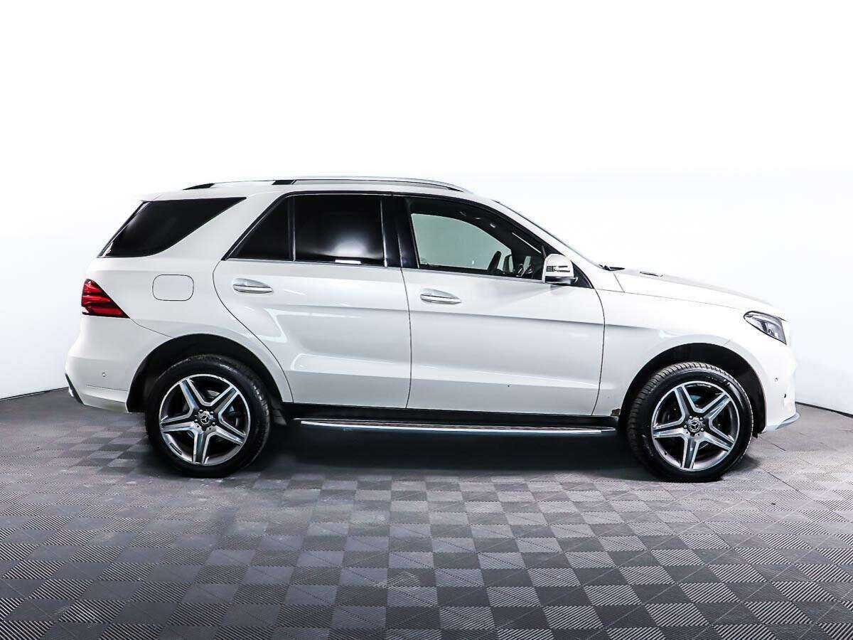 Mercedes-Benz GLE с пробегом — 2015 год. Фото: #3