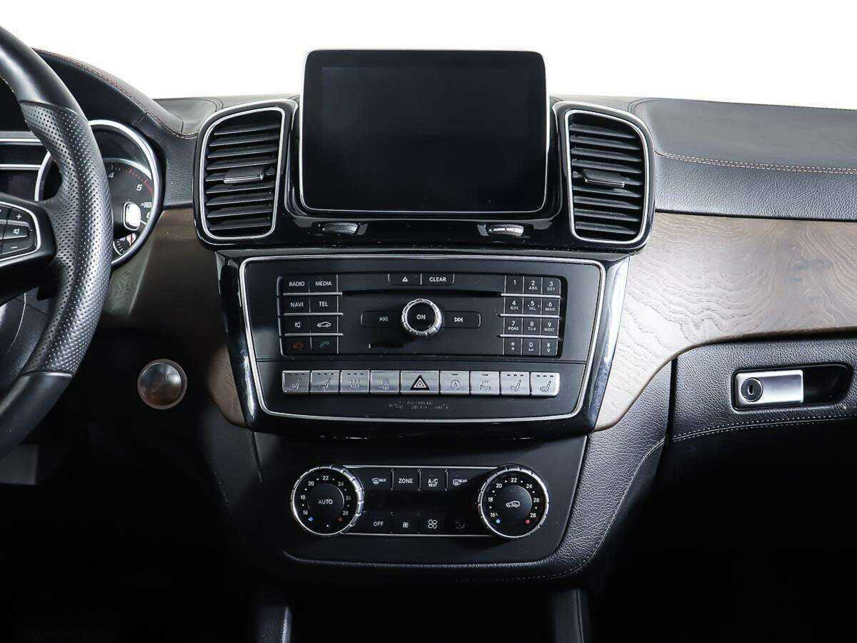 Mercedes-Benz GLE с пробегом — 2015 год. Фото: #11