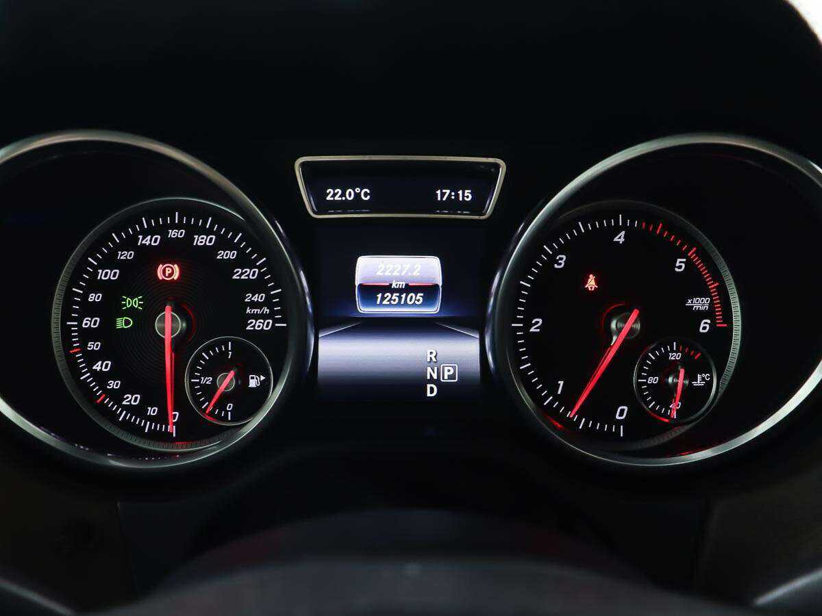 Mercedes-Benz GLE с пробегом — 2015 год. Фото: #13