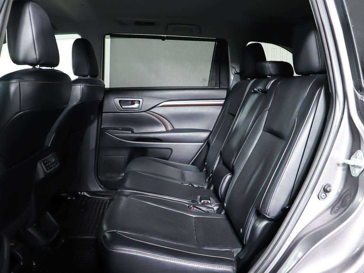 Toyota Highlander с пробегом — 2014 год. Фото: #9