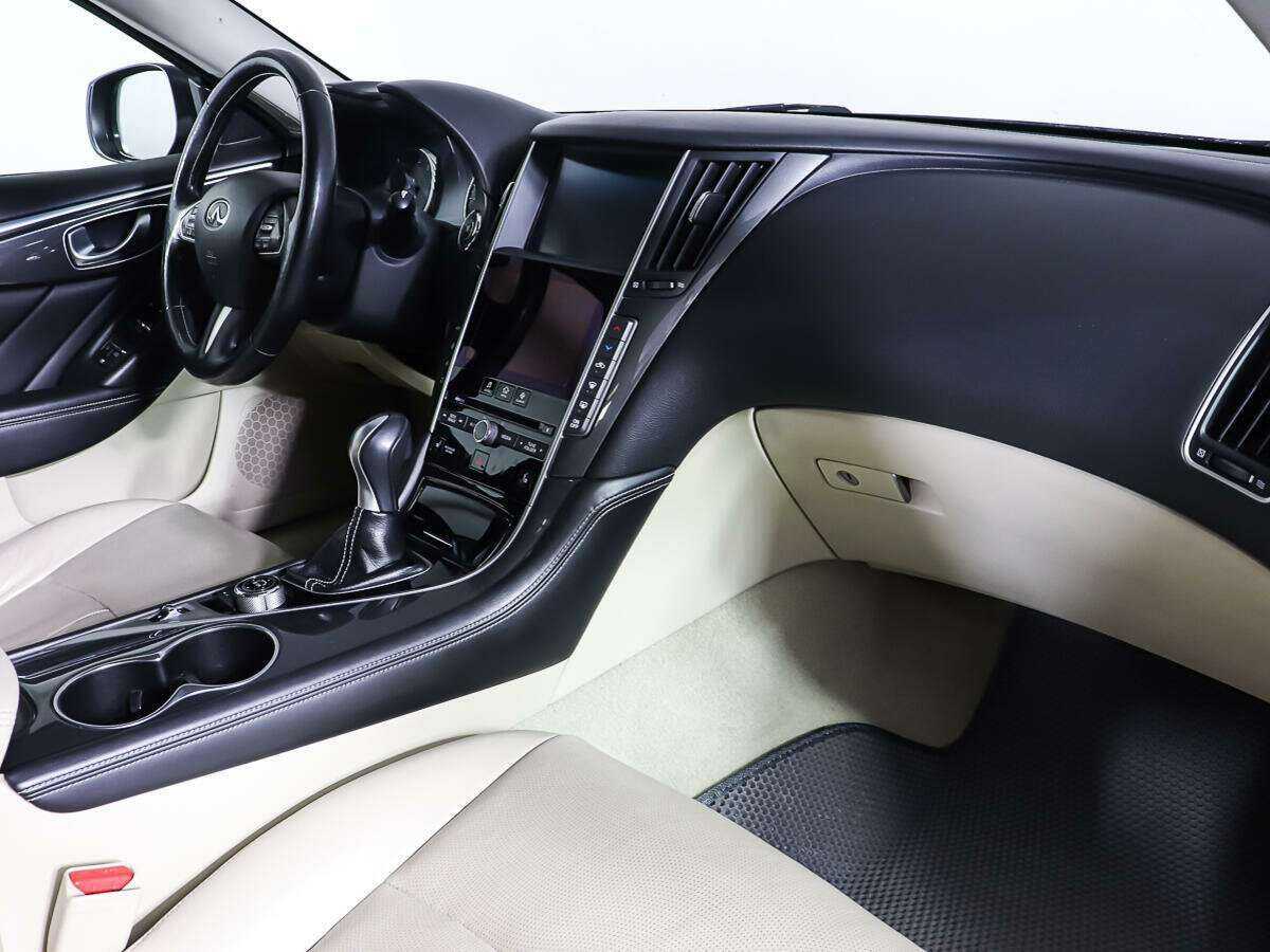 Infiniti Q50 с пробегом — 2014 год. Фото: #8