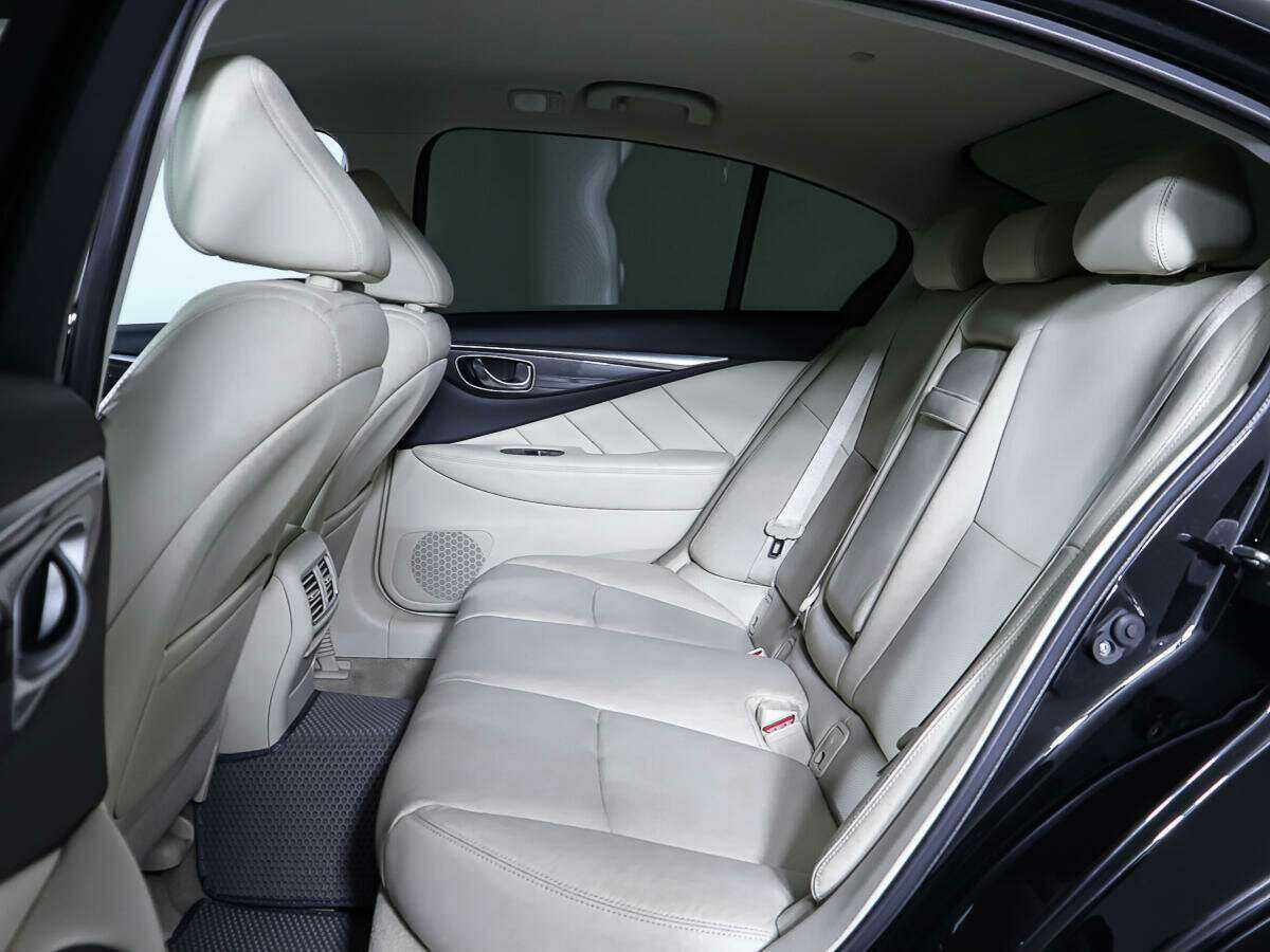 Infiniti Q50 с пробегом — 2014 год. Фото: #9