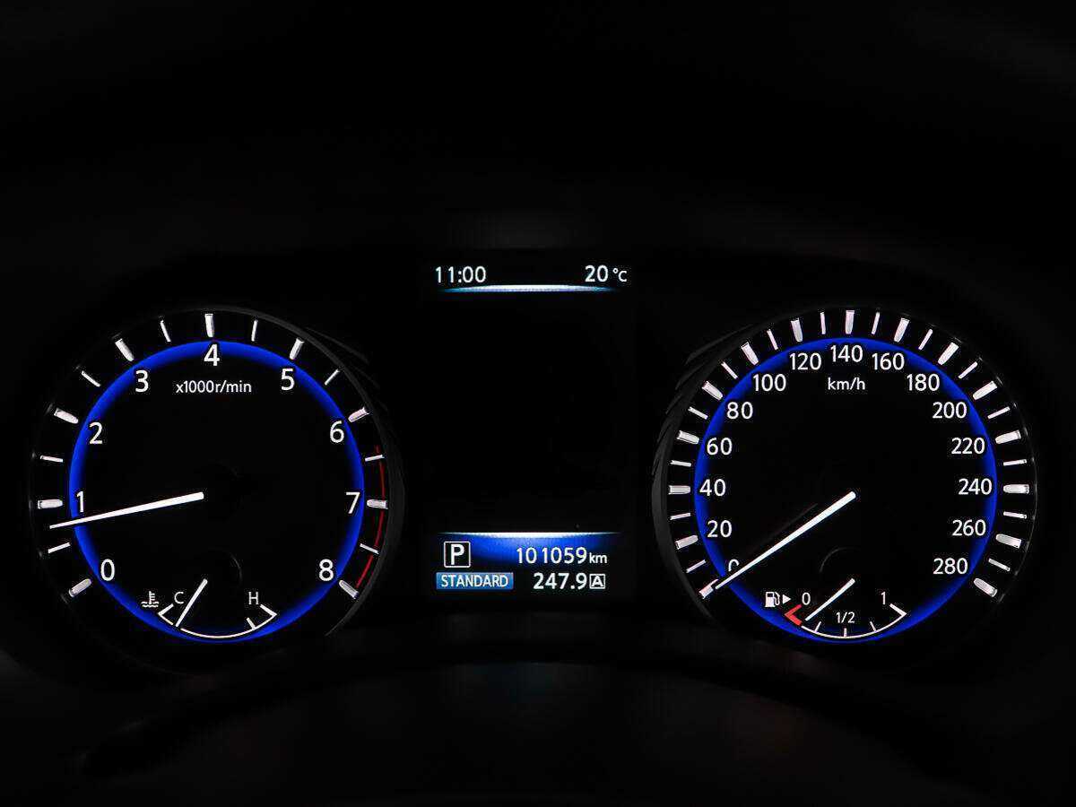 Infiniti Q50 с пробегом — 2014 год. Фото: #13