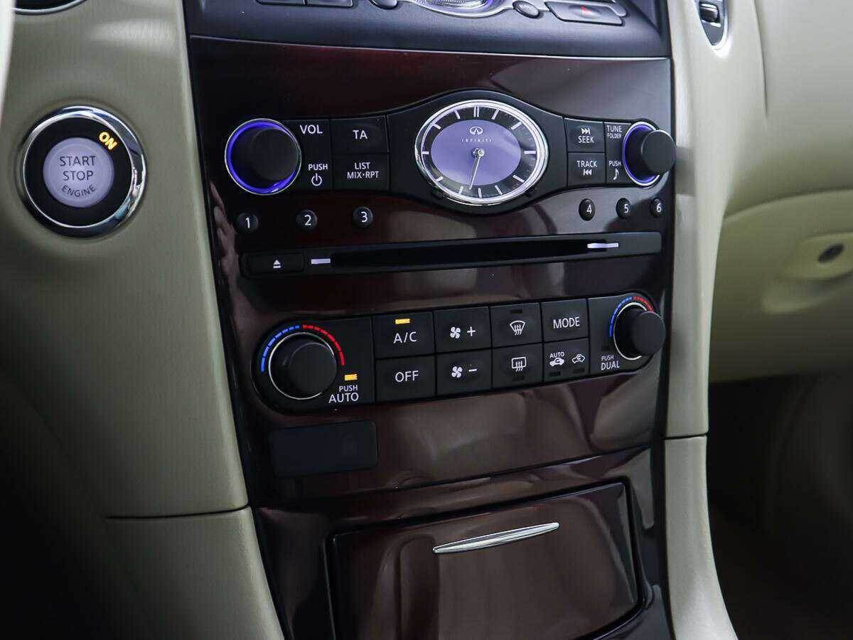 Infiniti QX50 с пробегом — 2014 год. Фото: #15