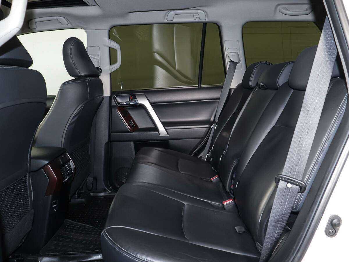 Toyota Land Cruiser Prado с пробегом — 2014 год. Фото: #9