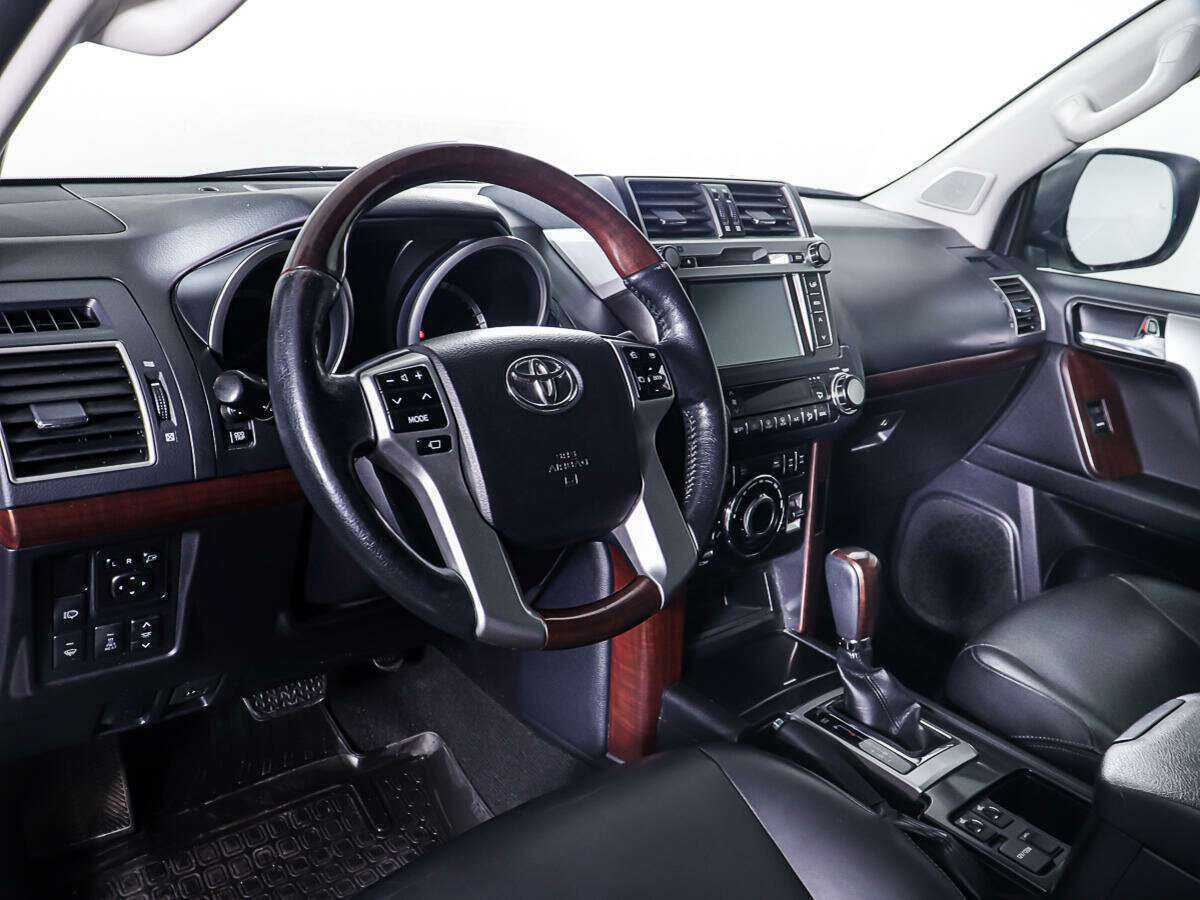Toyota Land Cruiser Prado с пробегом — 2014 год. Фото: #12
